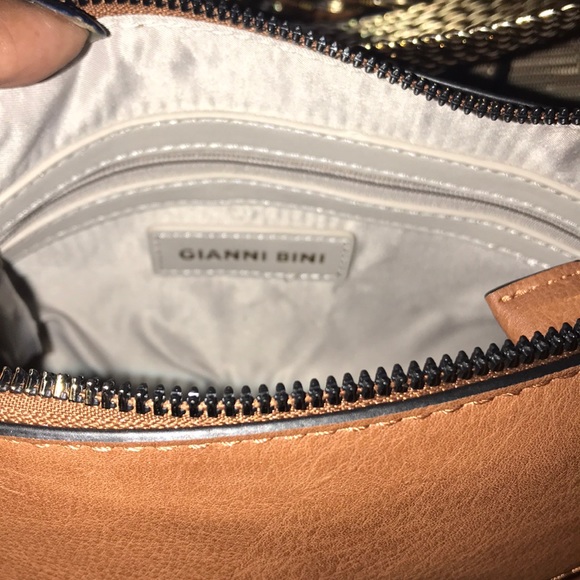 🆕 Gianni Bini Satchel - Picture 3 of 8